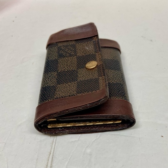 Louis Vuitton, Damier Ebene 6-Hooks Key Case - Picture 2 of 12